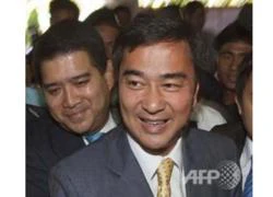 Cựu thủ tướng Thái Lan Abhisit bị cảnh sát triệu tập