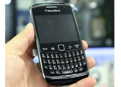 'Đập hộp' BlackBerry Curve 9360 chính hãng tại Việt Nam