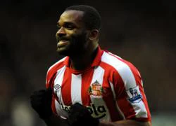 Darren Bent bỏ mặc Aston Villa để đi mua sắm