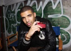 Drake hát karaoke với fan nữ