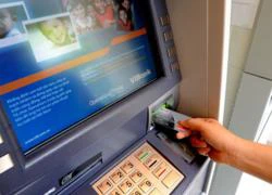 Dùng thẻ ATM giả rút hơn 50 triệu đồng