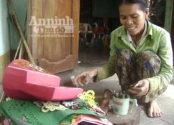 Hàng mã thăng hoa, bát âm... lụi bại