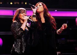 Kelly Clarkson và Demi Lovato thu âm ca khúc hay khủng khiếp