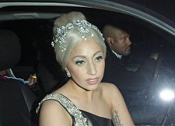 Lady Gaga đính kim cương khắp đầu