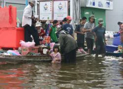 Nạn nhân lũ lụt Thái Lan kiện thủ tướng