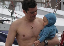 Orlando Bloom quấn quýt bên bé Flynn