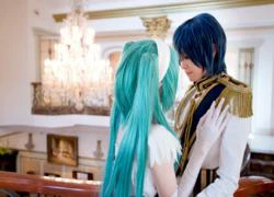 Cosplay Miku Hatsune &#038; Kaito trong lâu đài tráng lệ