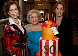 Diễn viên gạo cội Betty White mừng tuổi 90