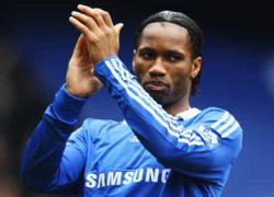 Drogba ngẫu hứng &#8220;sex&#8221; với nam đồng nghiệp