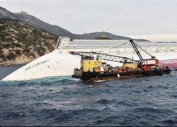 Italy mất gần một năm để di dời 'Titanic'