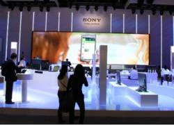 Ngắm gian hàng tràn ngập sản phẩm của Sony tại CES 2012