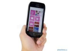 Nokia Lumia 710: Chưa xứng với kỳ vọng