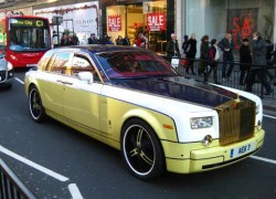 Rolls-Royce Phantom 'tắc kè hoa' bị bắt gặp trên phố