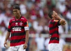 Ronaldinho bị nợ 2 triệu USD tiền lương