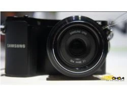 Samsung NX200 cảm biến 20,3 &#8216;chấm&#8217;