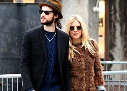 Sienna Miller mang bầu lần đầu