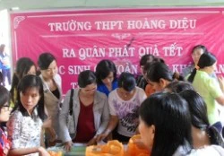 Sóc Trăng: Tặng quà Tết học sinh có hoàn cảnh khó khăn