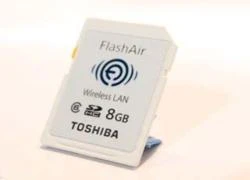 Thẻ nhớ SD kiêm card mạng không dây