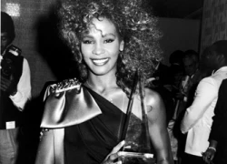 Ảnh thời trẻ hiếm thấy của Whitney Houston