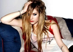 Avril Lavigne được fan tặng váy cưới