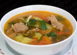 [Chế biến]- Canh dưa chua thịt bò quen thuộc