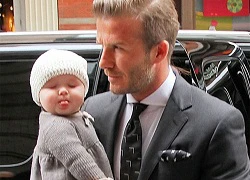 Con gái yêu nhà Becks thè lưỡi trêu papazazzi