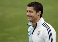 Cristiano Ronaldo nhận quà tặng "của độc"