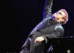 Elton John lại châm ngòi cuộc chiến với Madonna