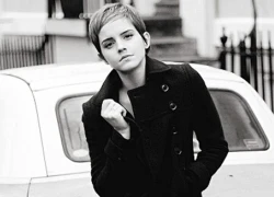 Emma Watson "sắm vai" nhà văn tự kết liễu đời mình