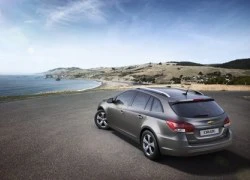 Hình ảnh đầu tiên về bản Station Wagon của xe Cruze