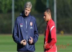 HLV Wenger cấm học trò tham gia showbiz