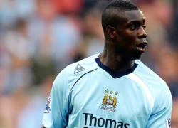 Micah Richards đóng trang Twitter cá nhân