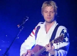 Nick Carter không dự lễ tang em gái