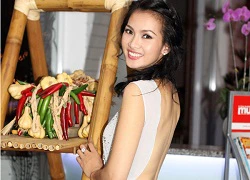 Anh Thư khoe trọn lưng trần sexy