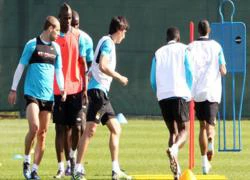 Balotelli 'bật' lại thầy trên sân tập