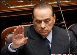 Berlusconi: Mất chức thủ tướng nhưng vẫn... giàu