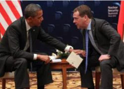 Chuyện thầm thì giữa ông Obama và Medvedev bị &#8220;nghe lỏm&#8221;