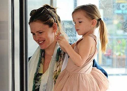 Con gái Jennifer Garner càng lớn, càng nữ tính