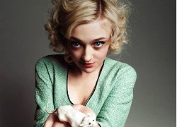 Dakota Fanning xinh như búp bê