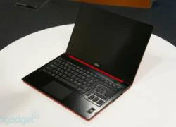 Fujitsu ra ultrabook mới mỏng 16 mm