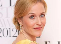 Gillian Anderson thừa nhận từng yêu phụ nữ