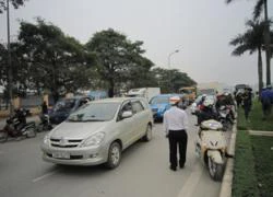 Hà Nội: Taxi đâm xe đạp đi cùng chiều, một người tử vong tại chỗ