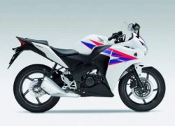 Honda CBR150R cạnh tranh với Yamaha R15 bằng giá 'mềm'