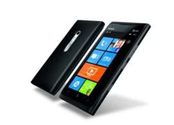 Lumia 900 sẽ có mặt tại cửa hàng của AT&T vào 8/4