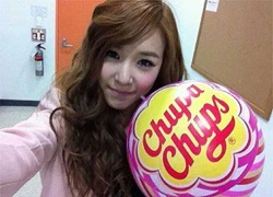 Jessica và Tiffany (SNSD) rủ nhau khoe ảnh tự sướng