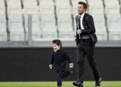 Lần hiếm hoi Del Piero khoe con trai