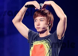 Leeteuk (SuJu) thông báo việc sang Việt Nam bằng... tiếng Việt