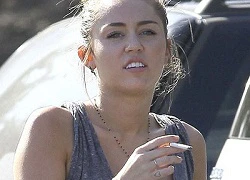 Miley Cyrus bị bắt gặp hút thuốc lá