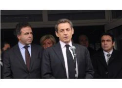 Ông Sarkozy giành lại lợi thế nhờ vụ xả súng