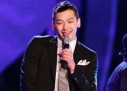 Rain khóc trên sân khấu Kpop đầu tiên kể từ khi nhập ngũ